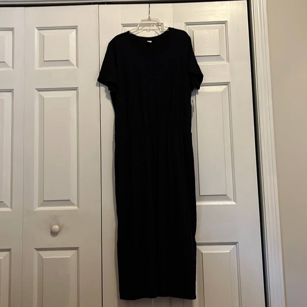 NWT OLD NAVY BLACK MAXI DRESS - SIZE LARGE